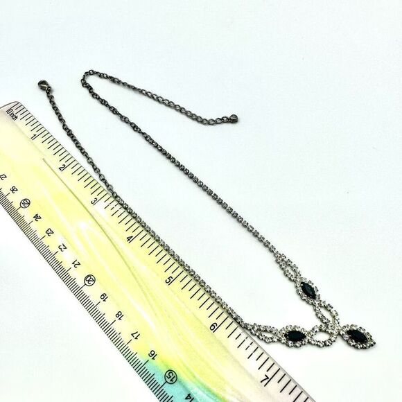 Rhinestone necklace - Picture 4 of 10